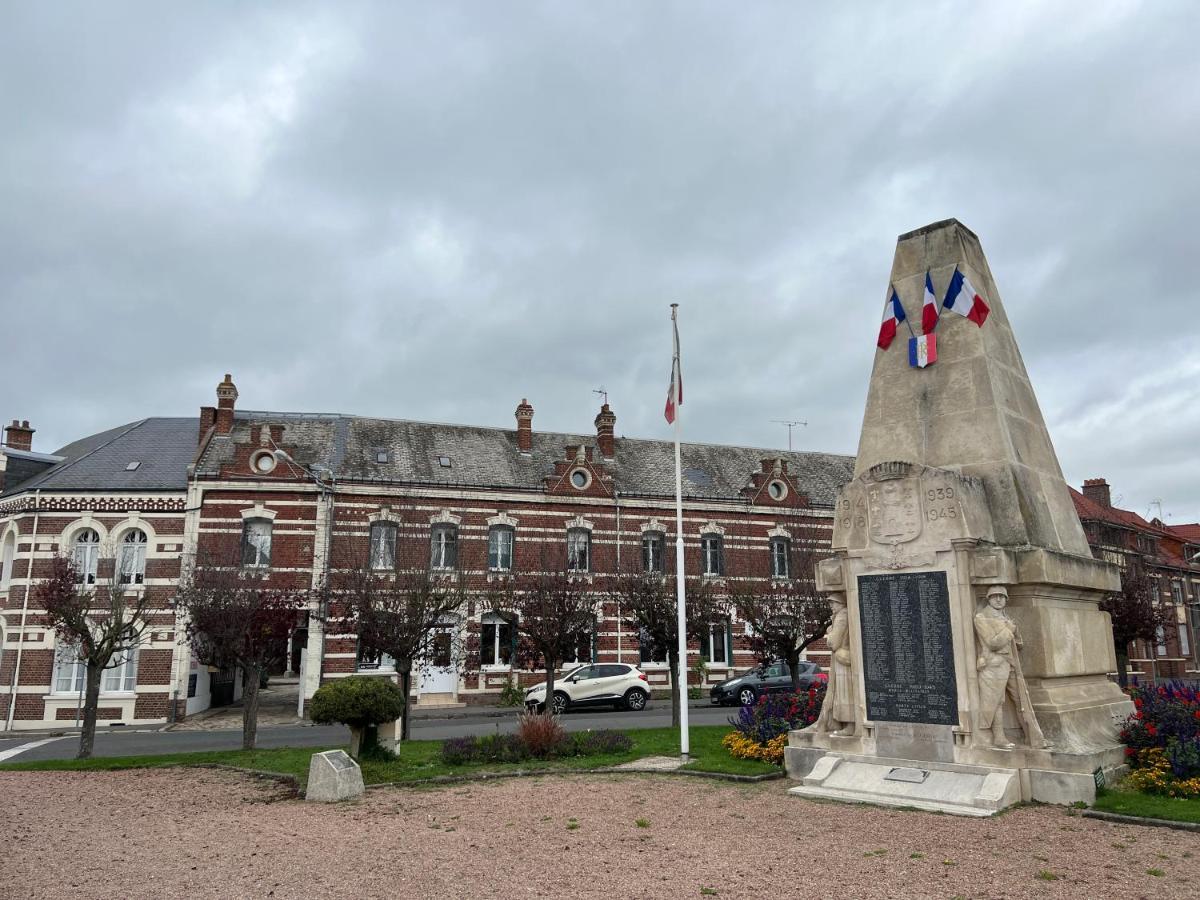 Le Conde Hotell Montdidier  Eksteriør bilde